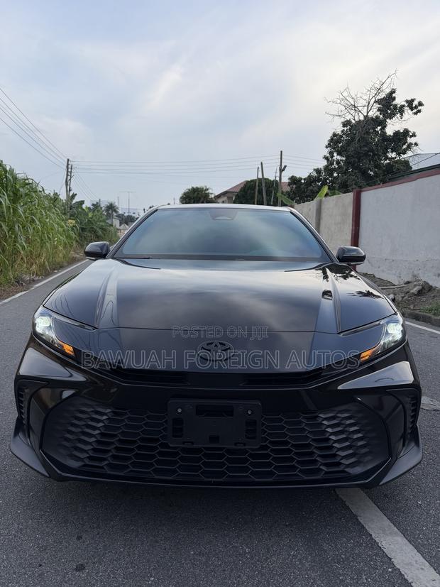 Toyota Camry SE 2025 Black