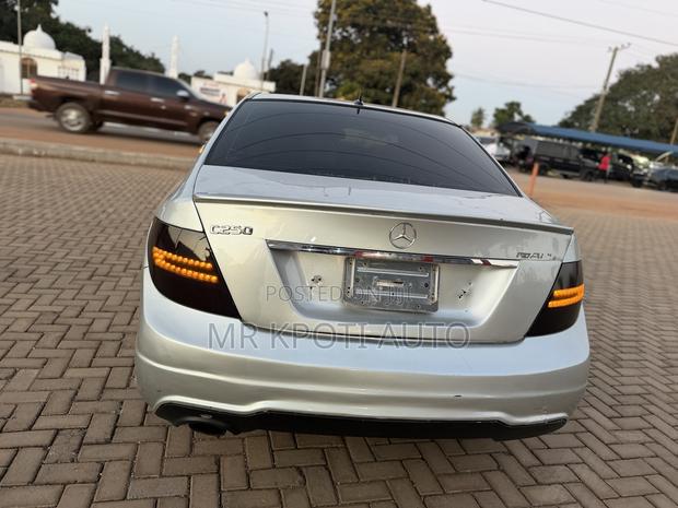 Mercedes-Benz C250 2014 Silver