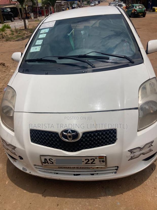 Toyota Vitz 1.3 AWD 5dr 2010 White