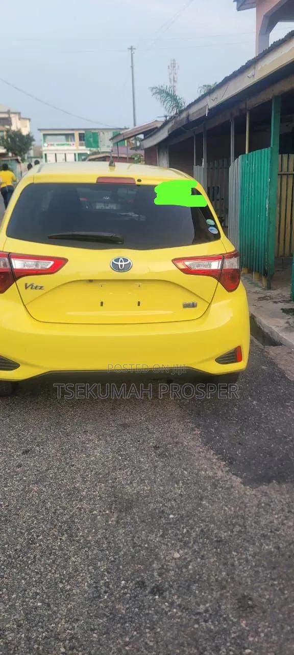 Toyota Vitz 1.5 FWD Hybrid 5dr 2017 Yellow