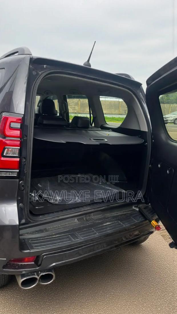 New Toyota Land Cruiser 2022 Gray