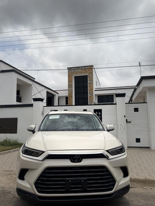 Toyota Highlander XLE AWD 2024 White