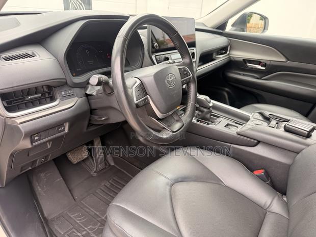 Toyota Highlander XLE AWD 2024 White