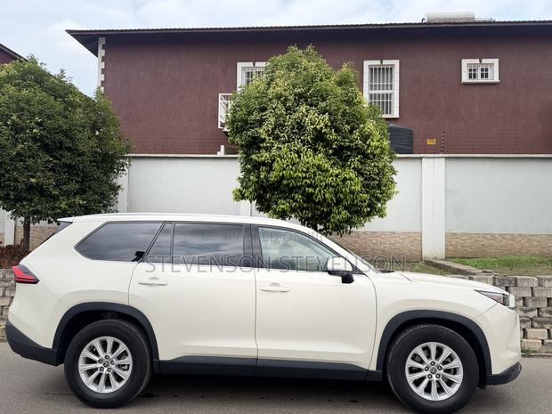 Toyota Highlander XLE AWD 2024 White