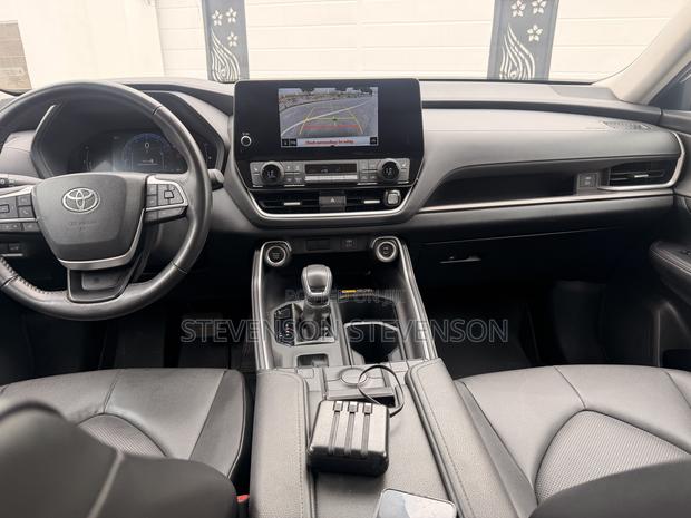 Toyota Highlander XLE AWD 2024 White