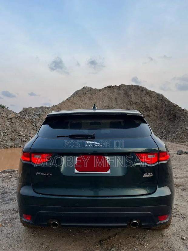 Jaguar F-Pace 25t AWD 2018 Black