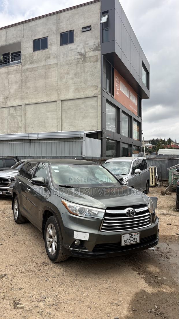 Toyota Highlander LE 4dr SUV AWD (3.5L 6cyl 6A) 2015 Green