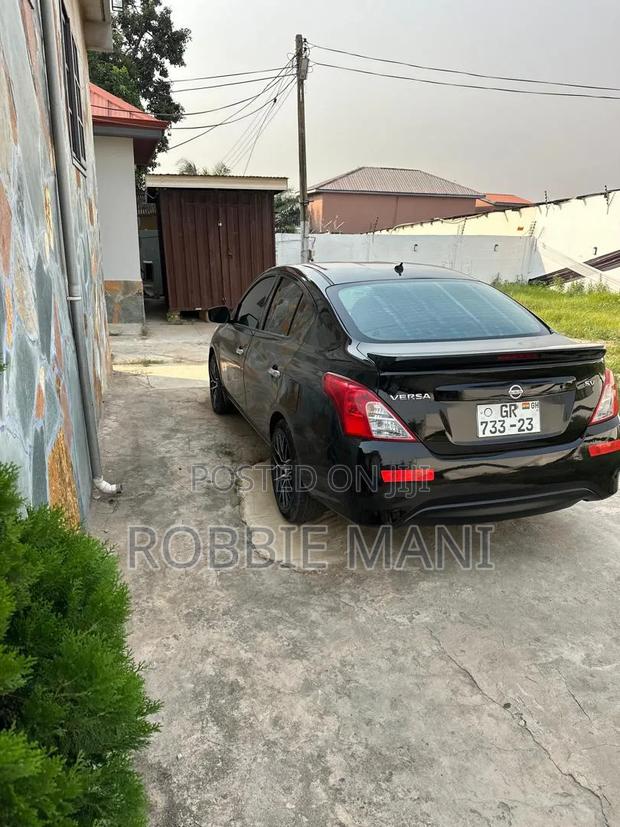 Nissan Versa 1.6 SV 2013 Black