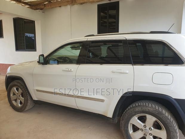 Jeep Grand Cherokee 2012 Off white