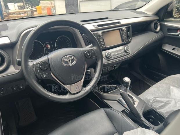 Toyota RAV4 2018 Gray