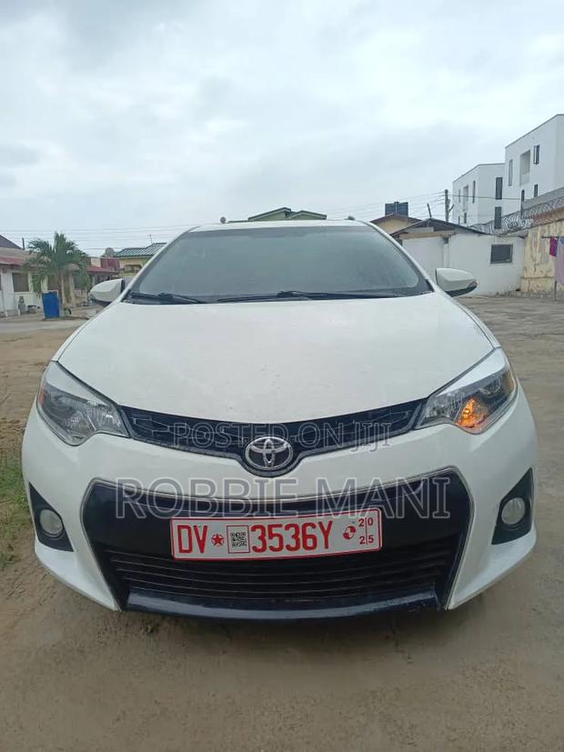 Toyota Corolla S Plus 4dr Sedan (1.8L 4cyl Manual) 2016 White