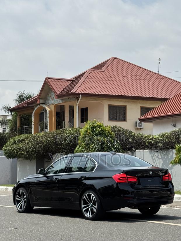 BMW 330i 2018 Black