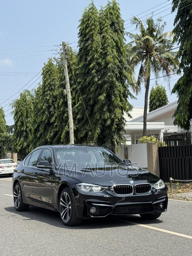 BMW 330i 2018 Black