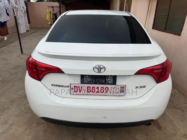 Toyota Corolla XSE (1.8L 4cyl 2A) 2019 White
