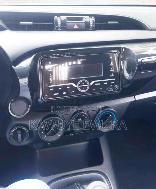 New Toyota Hilux 2025 White