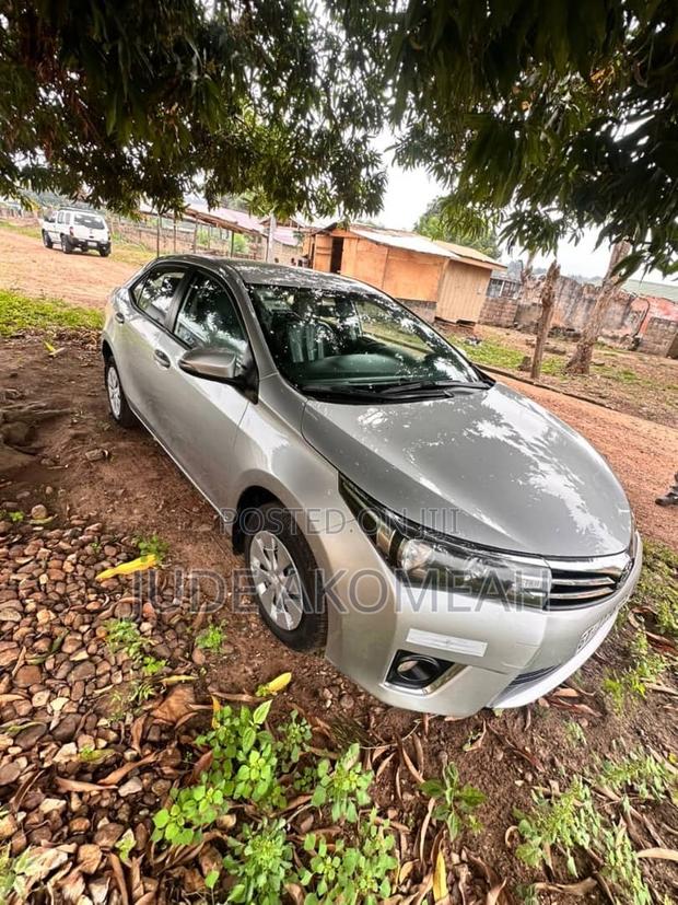 Toyota Corolla LE Eco Plus 4dr Sedan (1.8L 4cyl CVT) 2015 Silver
