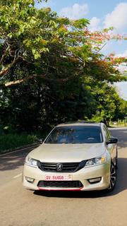 Honda Accord Touring 4dr Sedan FWD (3.5L 6cyl 6A) 2016 Gold for sale