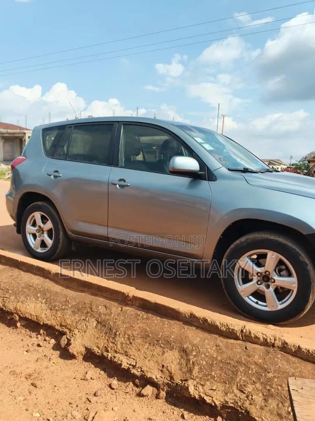 Toyota RAV4 180 2006 Green