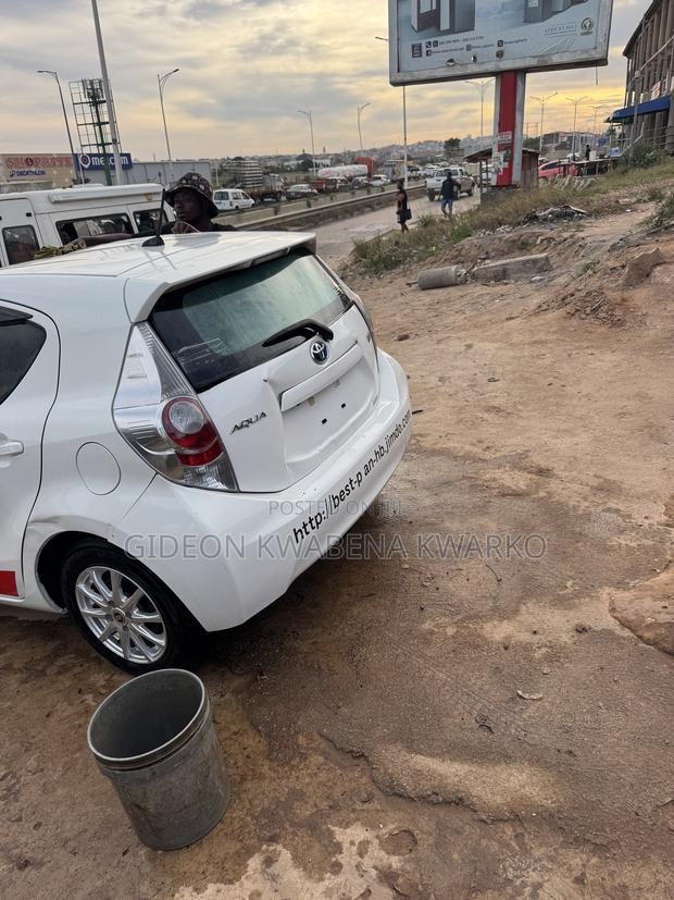 Toyota Aqua S 2014 White