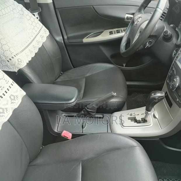 Toyota Corolla 2010 Black