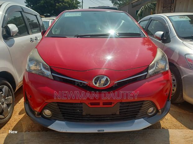 Toyota Vitz 2015 Red