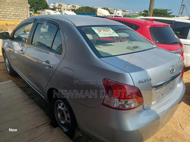 Toyota Belta 2012 Silver