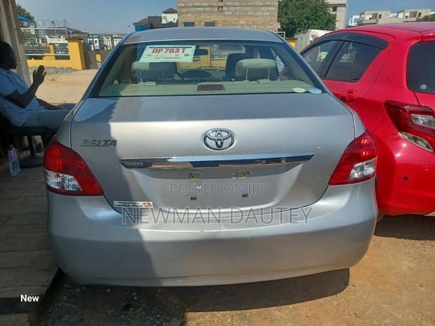 Toyota Belta 2012 Silver