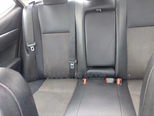 Toyota Corolla 2016 Black