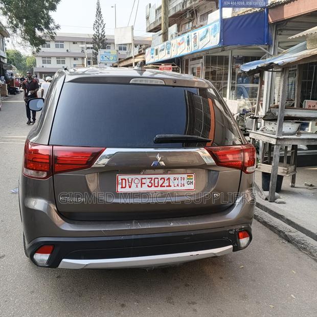 Mitsubishi Outlander 2017 Brown