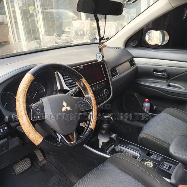 Mitsubishi Outlander 2017 Brown