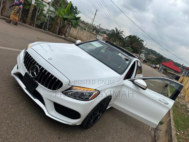 Mercedes-Benz C300 Luxury 4matic Sedan AWD (2.0L 4cyl 7A) 2017 White
