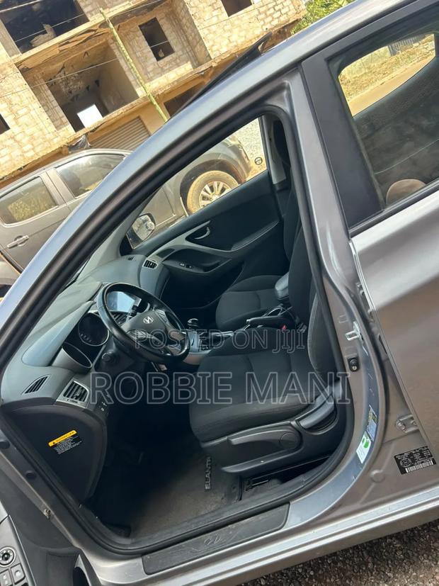Hyundai Elantra Limited 4dr Sedan (1.8L 4cyl 6A) 2015 Silver