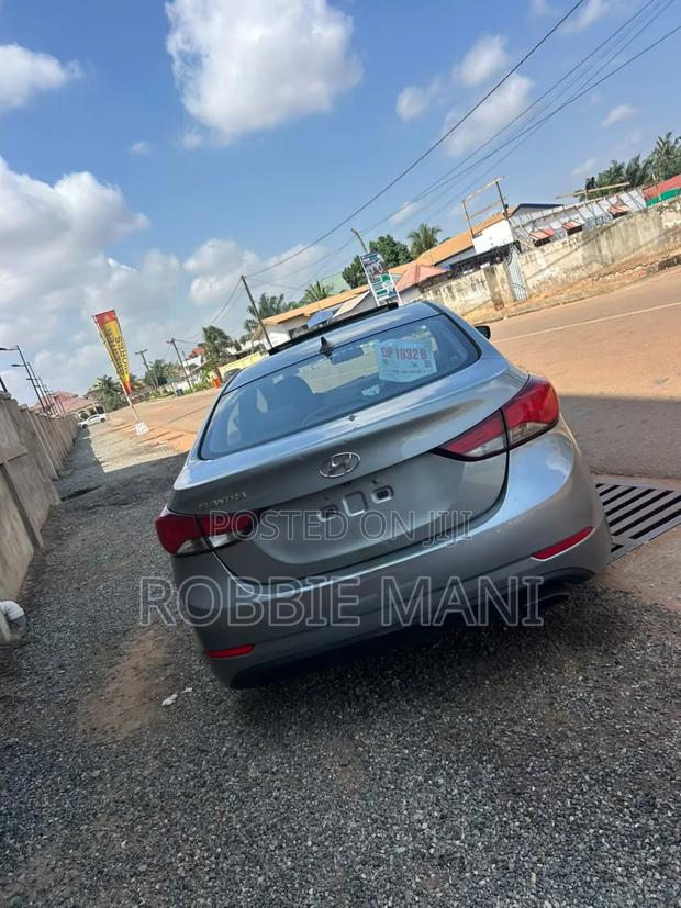 Hyundai Elantra Limited 4dr Sedan (1.8L 4cyl 6A) 2015 Silver
