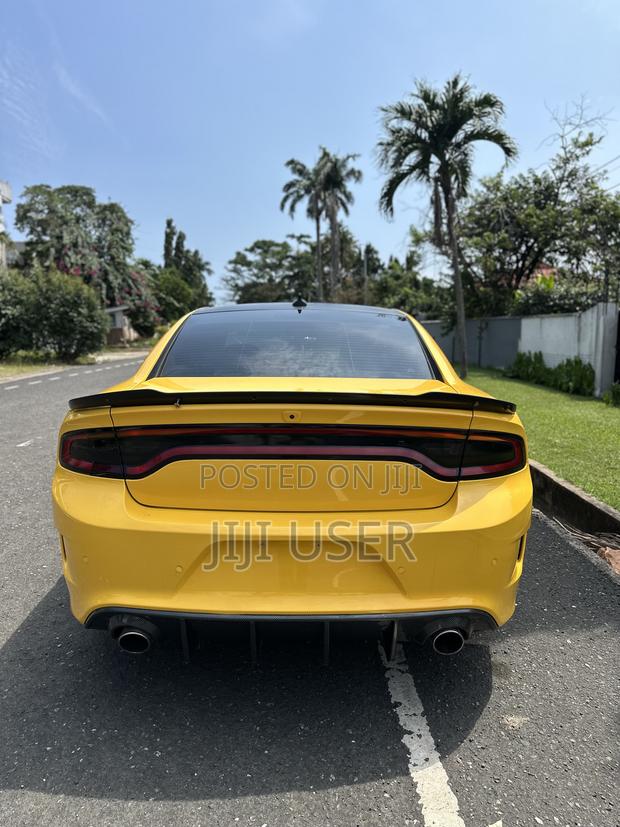 Dodge Charger R/T RWD 2017 Yellow