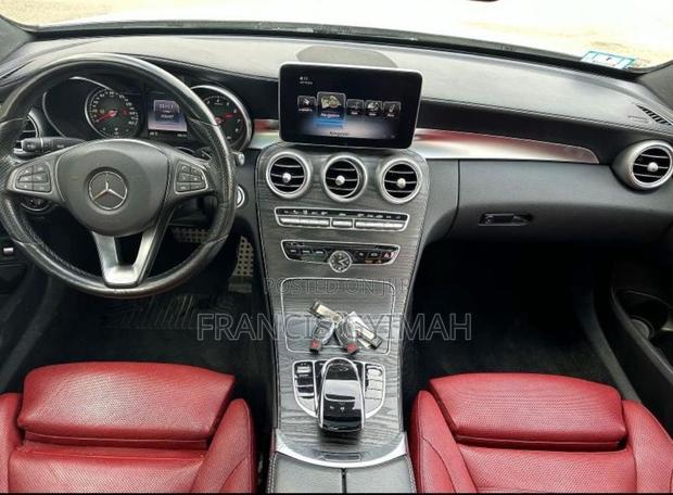 Mercedes-Benz C300 Luxury 4matic Sedan AWD (2.0L 4cyl 7A) 2017 White