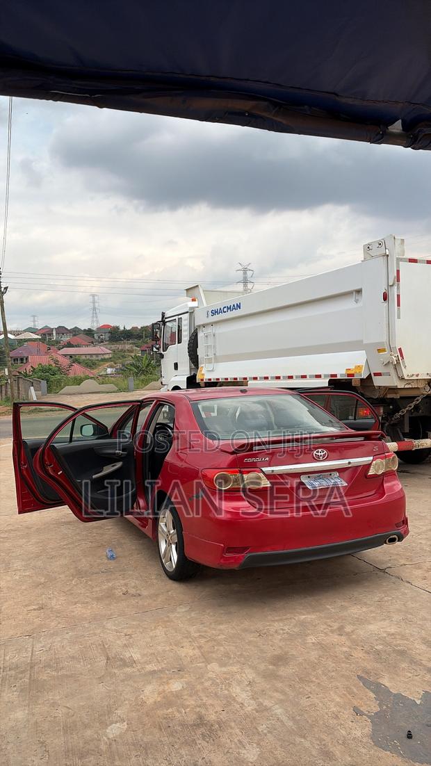 Toyota Corolla S Special Edition 4dr Sedan (1.8L 4cyl 4A) 2013 Red