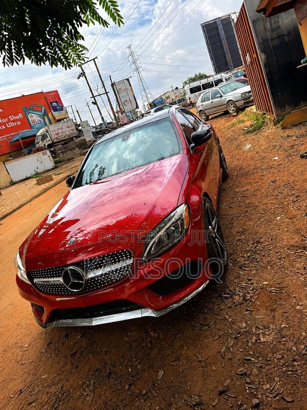 Mercedes-Benz C300 2018 Red