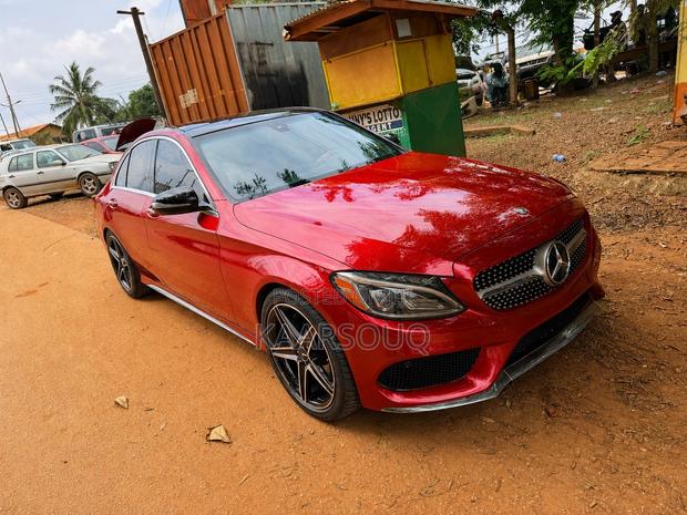 Mercedes-Benz C300 2018 Red