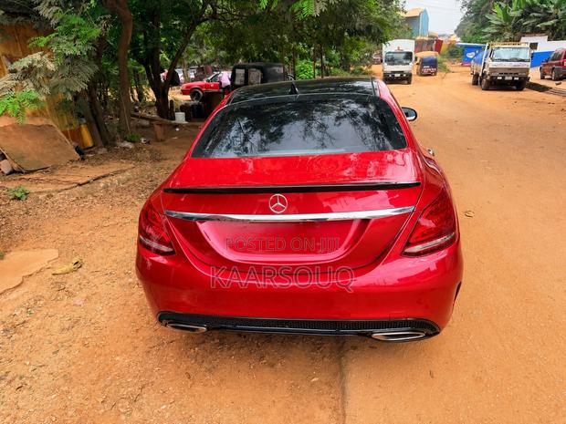 Mercedes-Benz C300 2018 Red