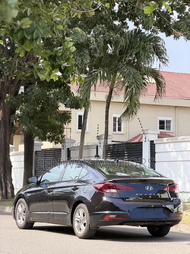 Hyundai Elantra SE 2020 Black