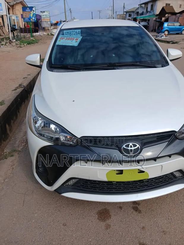 Toyota Yaris 2017 White