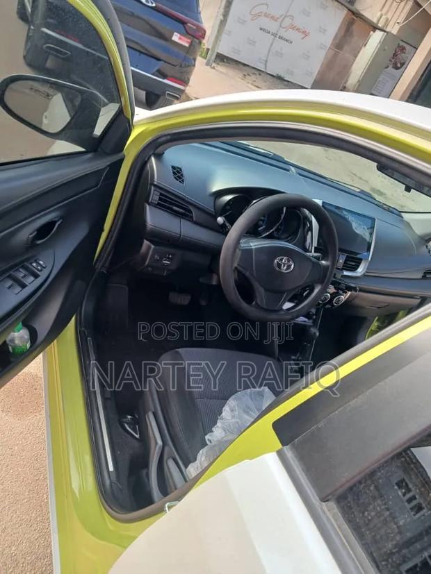 Toyota Yaris 2017 White