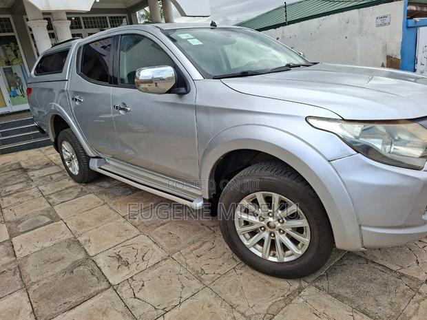 Mitsubishi L200 2018 Silver