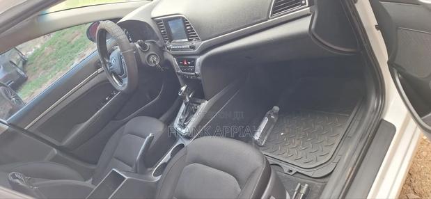 Hyundai Elantra 2017 White