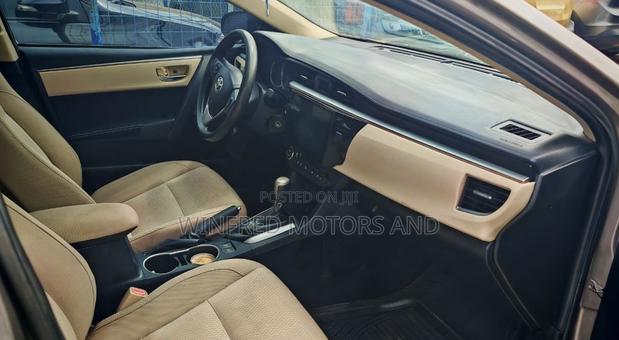 Toyota Corolla L 4dr Sedan (1.8L 4cyl 4A) 2015 Gray