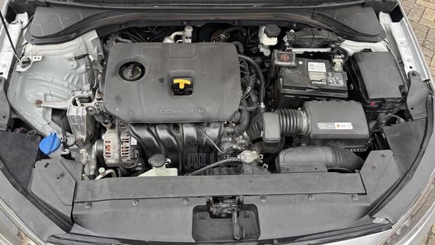 Hyundai Elantra SEL 2019 Silver