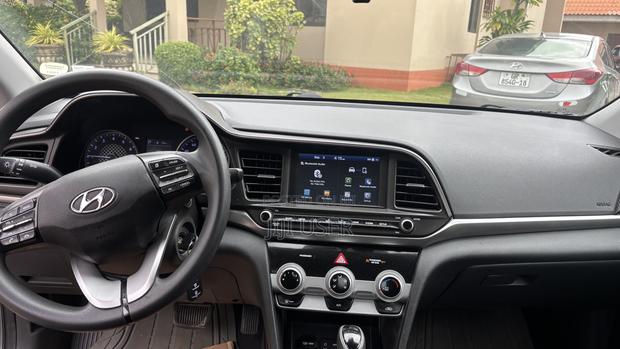 Hyundai Elantra SEL 2019 Silver