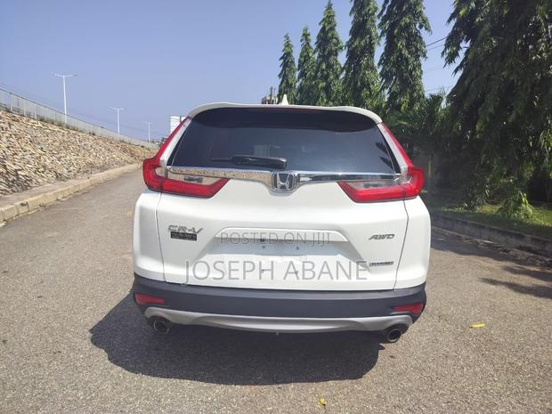 Honda CR-V Touring FWD 2019 White