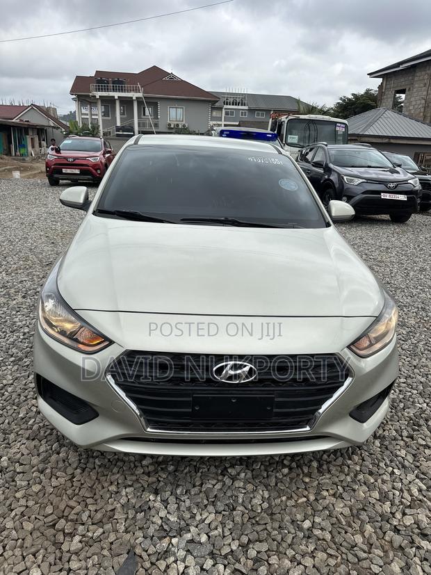Hyundai Accent 2018 Gold