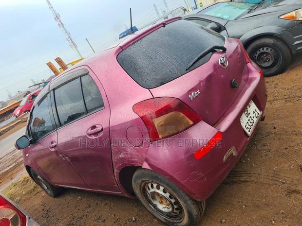 Toyota Vitz 1.3 AWD 5dr 2010 Brown
